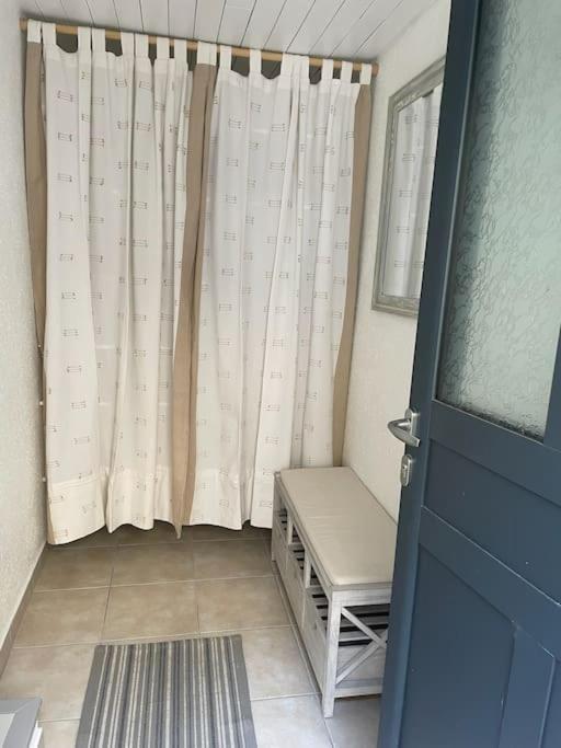 Tiny Paradise - 2 Bedrooms Apartment Montigny-sur-Loing ภายนอก รูปภาพ