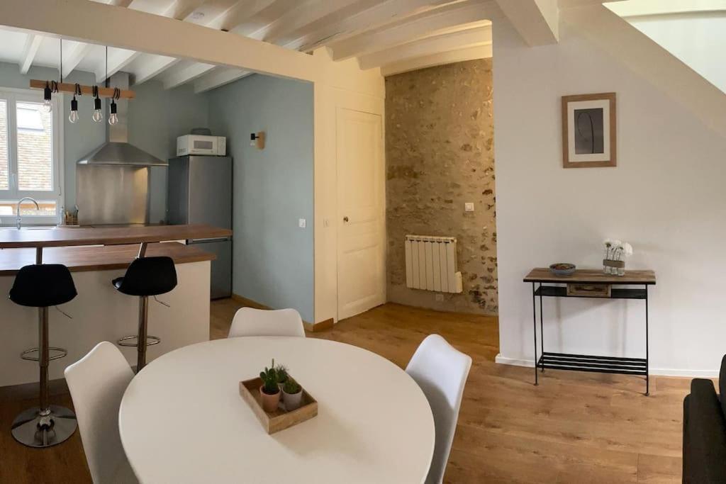 Tiny Paradise - 2 Bedrooms Apartment Montigny-sur-Loing ภายนอก รูปภาพ