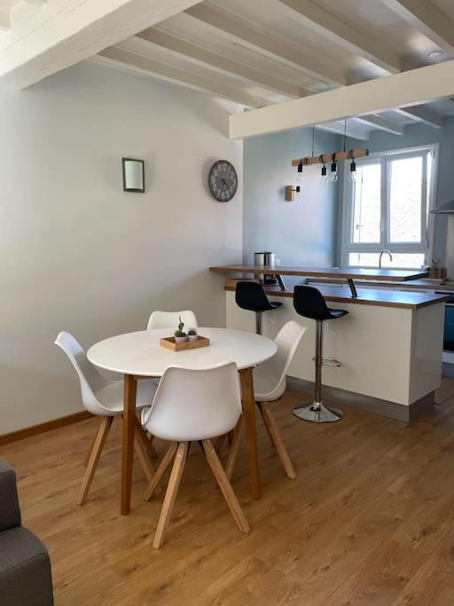 Tiny Paradise - 2 Bedrooms Apartment Montigny-sur-Loing ภายนอก รูปภาพ